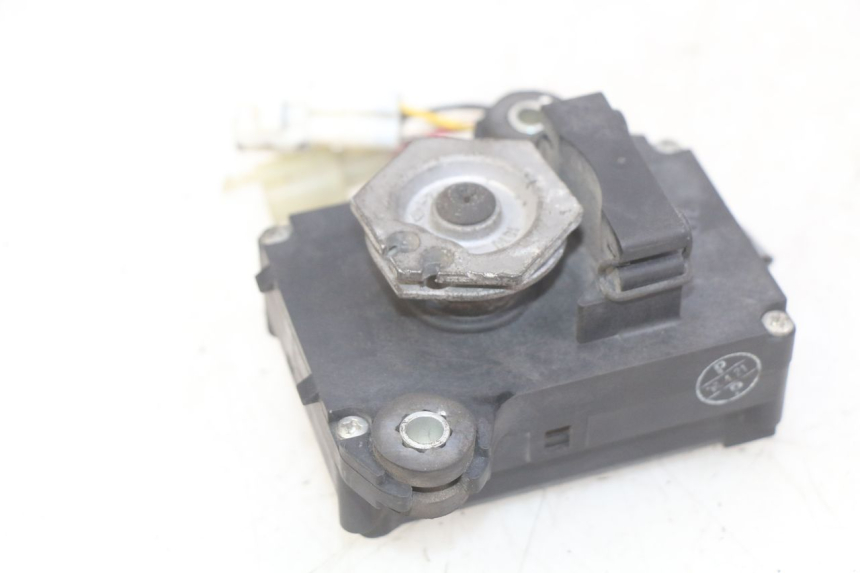 photo de VALVE D'ÉCHAPPEMENT DU MOTEUR KAWASAKI Z 750 (2007 - 2013)