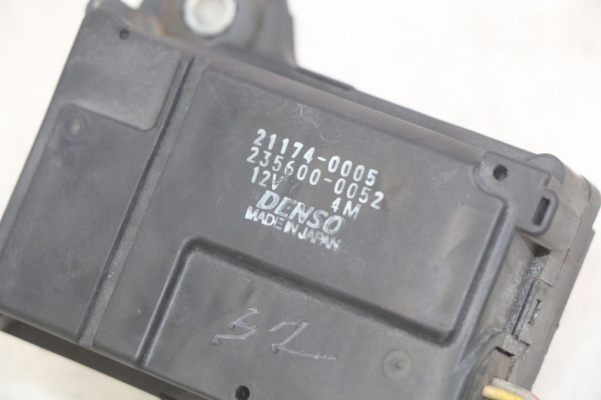 photo de VALVE D'ÉCHAPPEMENT DU MOTEUR KAWASAKI Z 750 (2007 - 2013)