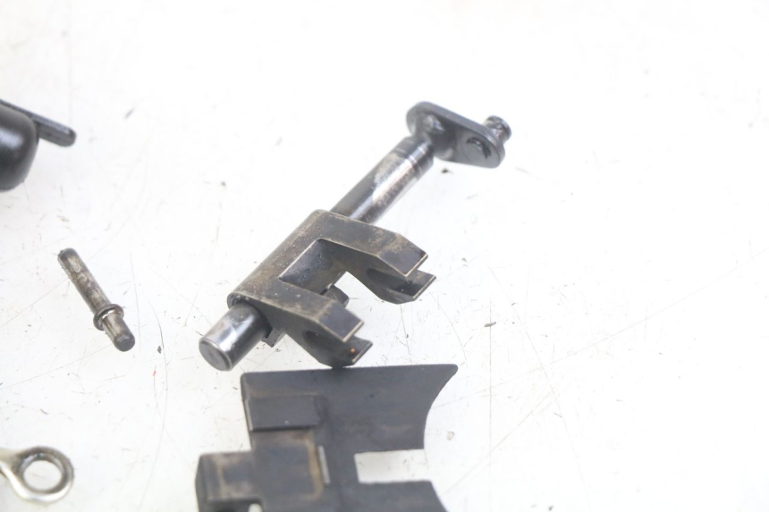 photo de MOTEUR VALVE ECHAPPEMENT KAWASAKI KX 85 (2001 - 2013) - Points de fixation