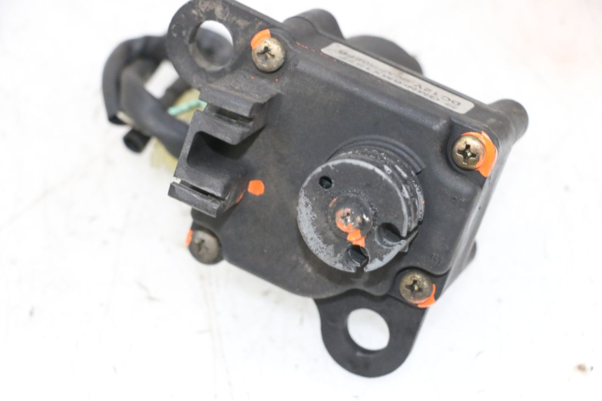 photo de MOTEUR VALVE ECHAPPEMENT HONDA NSR R 125 (1994 - 2003) - Zoom état d’usage