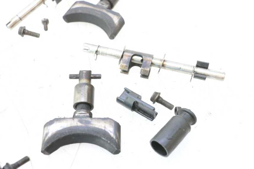photo de MOTEUR VALVE ECHAPPEMENT YAMAHA WAVE RUNNER GP R 1200 (2000 - 2003) - Zoom état d’usage
