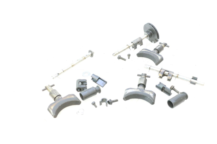 photo de MOTEUR VALVE ECHAPPEMENT YAMAHA WAVE RUNNER GP R 1200 (2000 - 2003) - Gros plan technique
