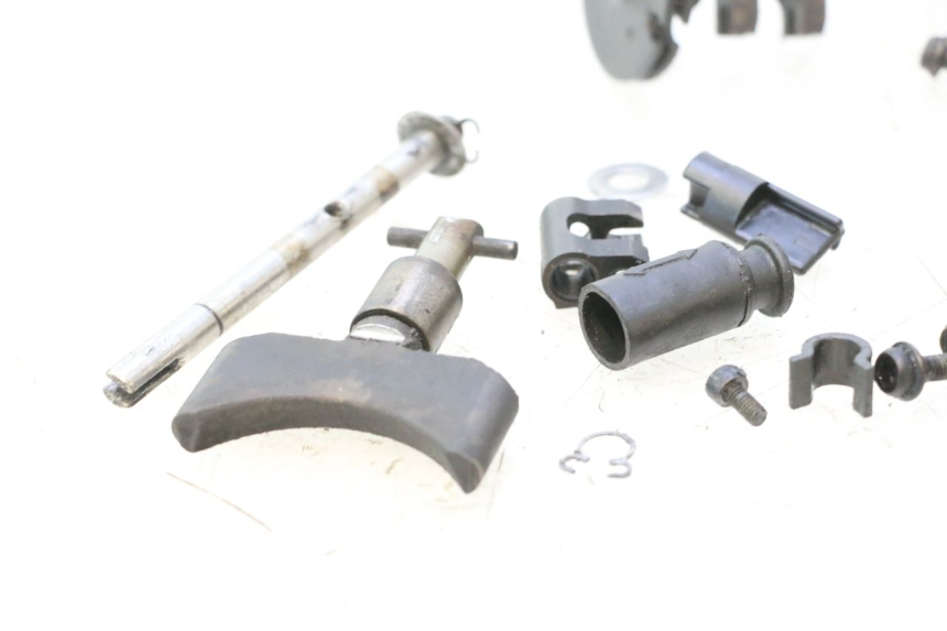 photo de MOTEUR VALVE ECHAPPEMENT YAMAHA WAVE RUNNER GP R 1200 (2000 - 2003) - Points de fixation