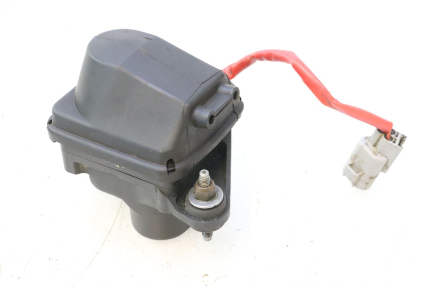 photo de MOTEUR VALVE ECHAPPEMENT YAMAHA WAVE RUNNER GP R 1200 (2000 - 2003) - Détail de la pièce
