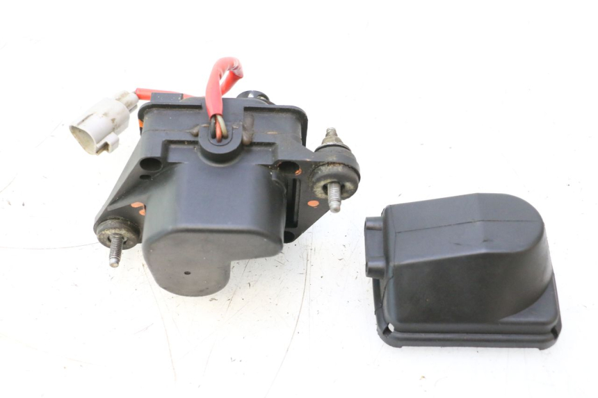 photo de MOTEUR VALVE ECHAPPEMENT YAMAHA WAVE RUNNER GP R 1200 (2000 - 2003) - Gros plan technique