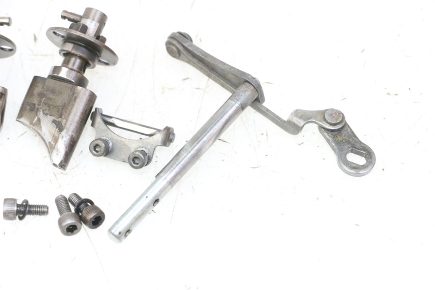 photo de MOTEUR VALVE ECHAPPEMENT YAMAHA YZ 125 (1998 - 2005)