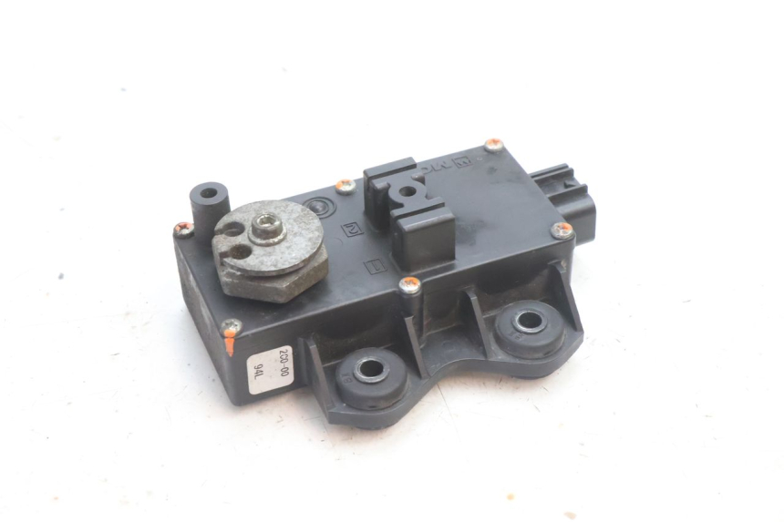 photo de MOTEUR VALVE ECHAPPEMENT YAMAHA YZF R6 600 (2008 - 2009) - Détail de la pièce