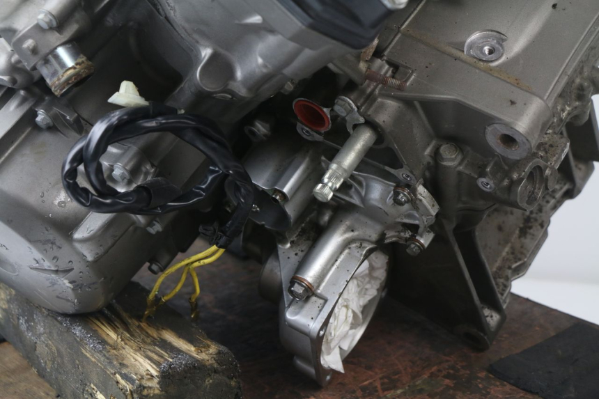 photo de MOTEUR HONDA VFR F 1200 (2010 - 2015) - Autre angle de vue