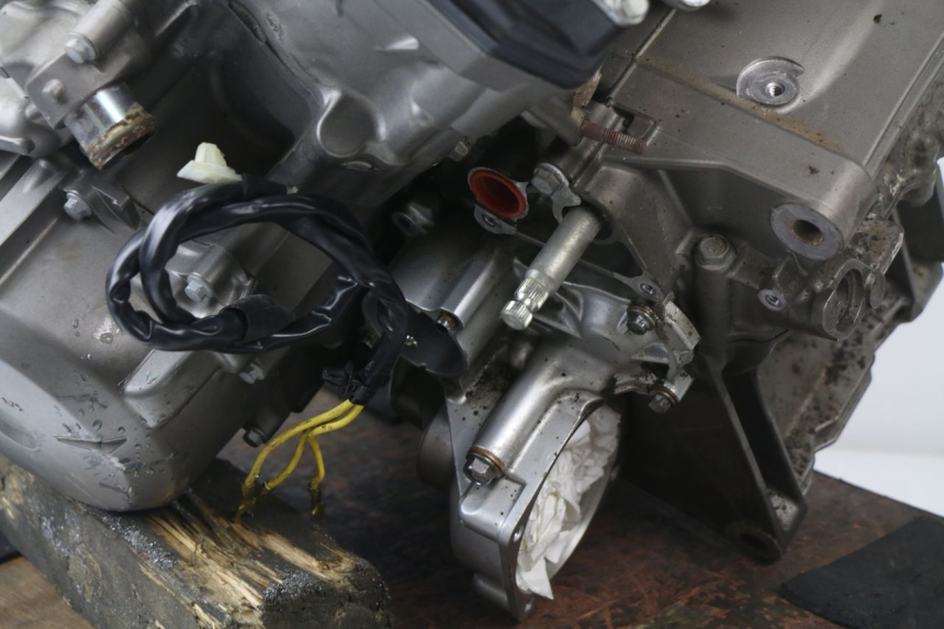 photo de MOTEUR HONDA VFR F 1200 (2010 - 2015) - Gros plan technique