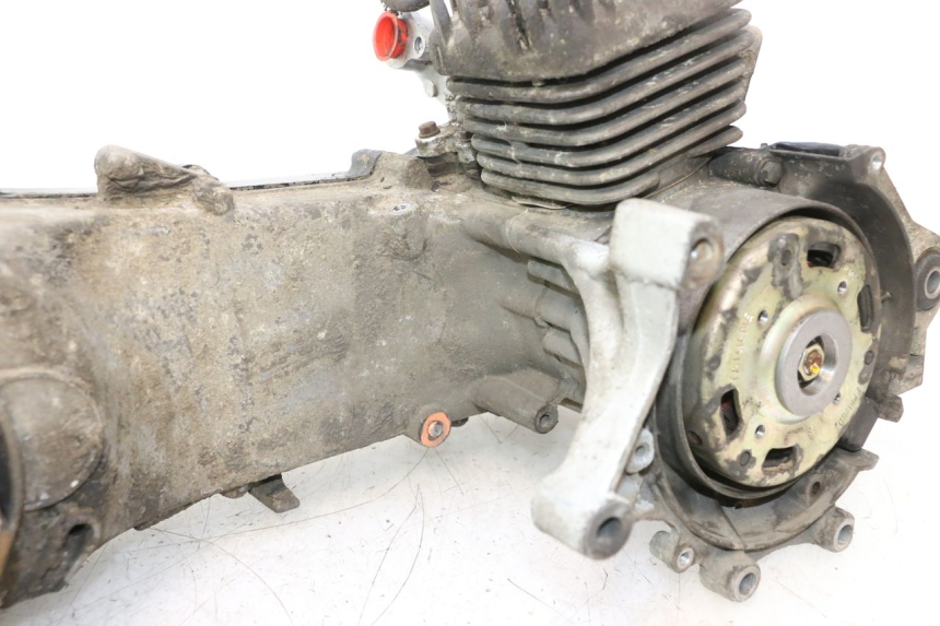 photo de MOTEUR PEUGEOT VIVACITY 50 (1998 - 2003) - Autre angle de vue
