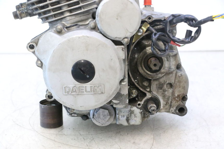 photo de MOTEUR DAELIM VJ ROADWIN 125 (2004 - 2007) - Inspection visuelle