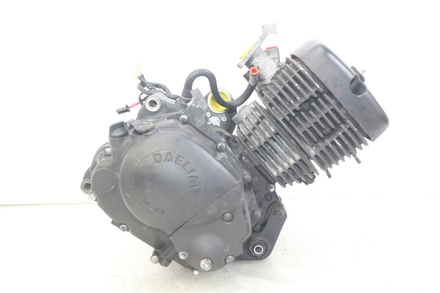 photo de MOTEUR DAELIM VL DAYSTAR 125 (2000 - 2011) - État de surface