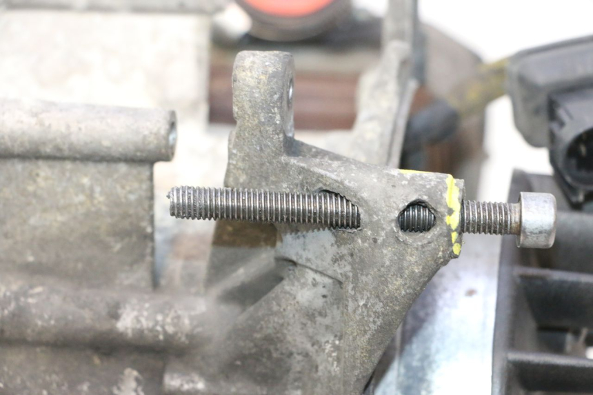 photo de MOTEUR PIAGGIO X8 STREET 125 (2006 - 2007) - Angle alternatif