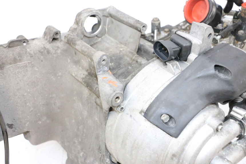 photo de MOTEUR PIAGGIO X8 125 (2004 - 2007) - Vue d’ensemble