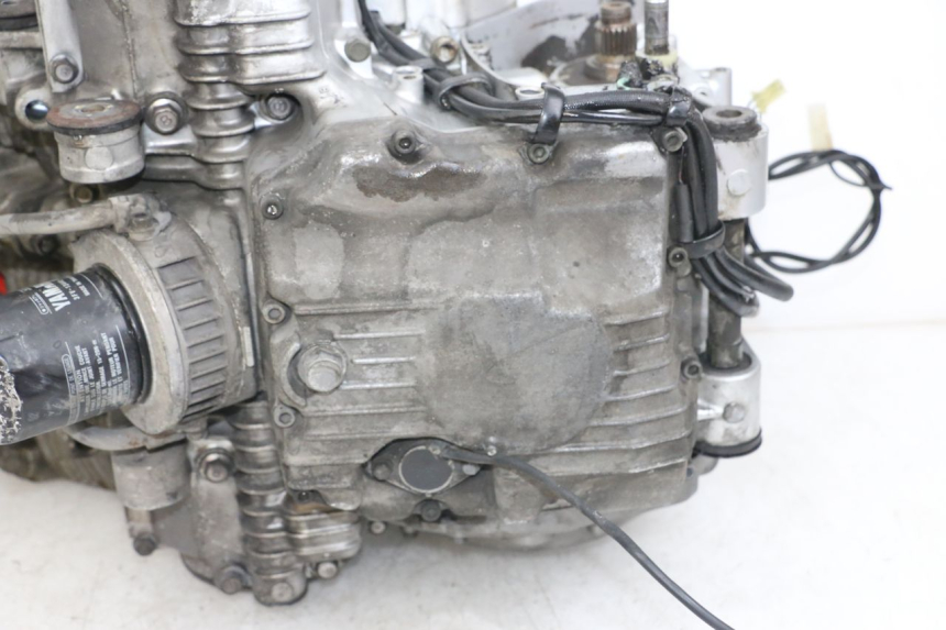 photo de MOTEUR YAMAHA XJS DIVERSION 600 (1997 - 1999) - Gros plan technique