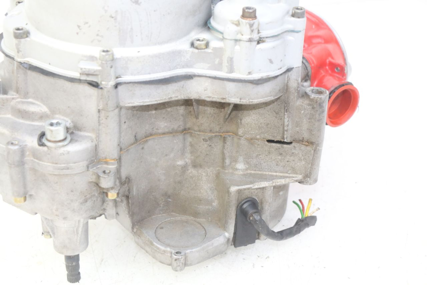 photo de MOTEUR PEUGEOT XP6 50 (1997 - 2003) - Autre angle de vue