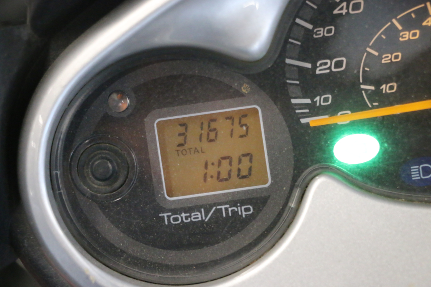 photo de MOTEUR YAMAHA YP MAJESTY 125 (2007 - 2010) - Vue d’ensemble