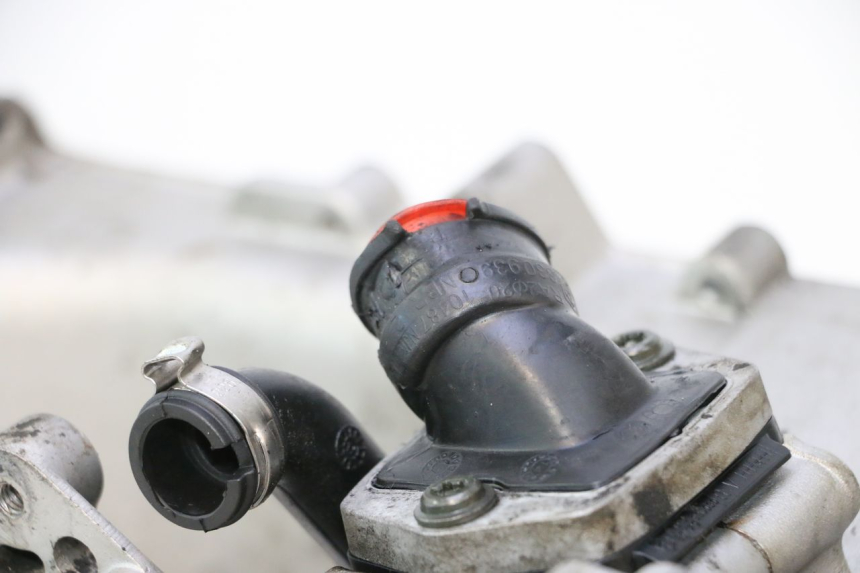 photo de MOTEUR PIAGGIO ZIP 2T 50 (2009 - 2019) - Angle alternatif