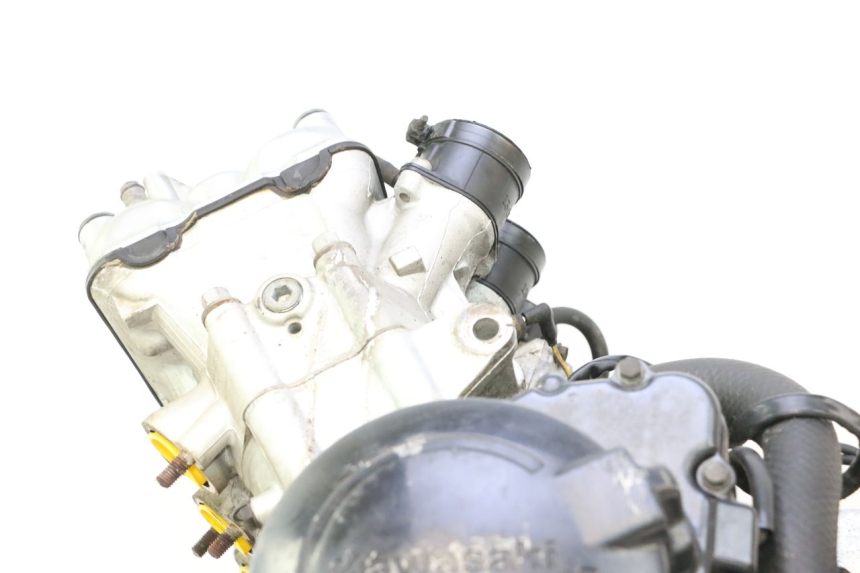 photo de MOTEUR KAWASAKI ZX-6R ZX6R 600 (1995 - 1997) - Gros plan technique