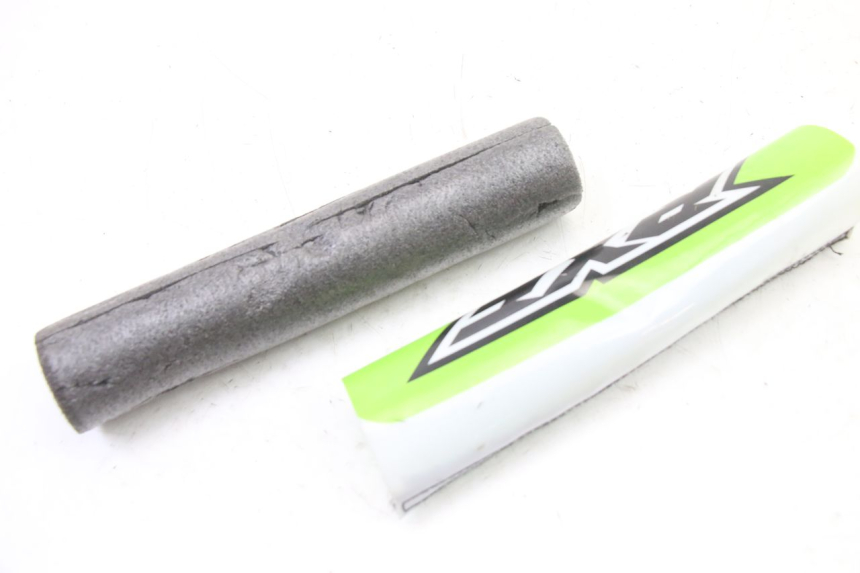 photo de MOUSSE DE GUIDON APOLLO RXF 125