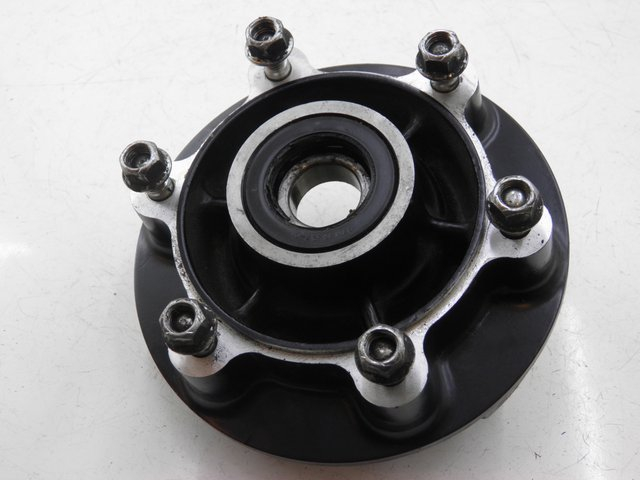 photo de MOYEU ROUE ARRIERE KAWASAKI ZEPHYR 550 (1991 - 1998)