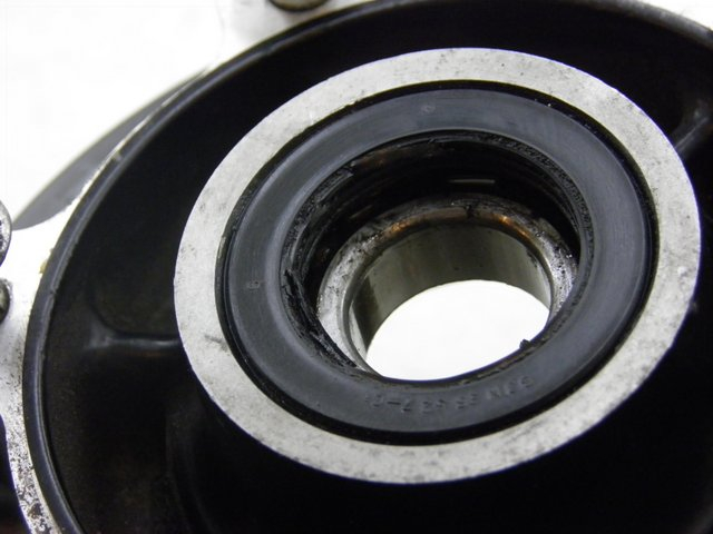 photo de MOYEU ROUE ARRIERE KAWASAKI ZEPHYR 550 (1991 - 1998)