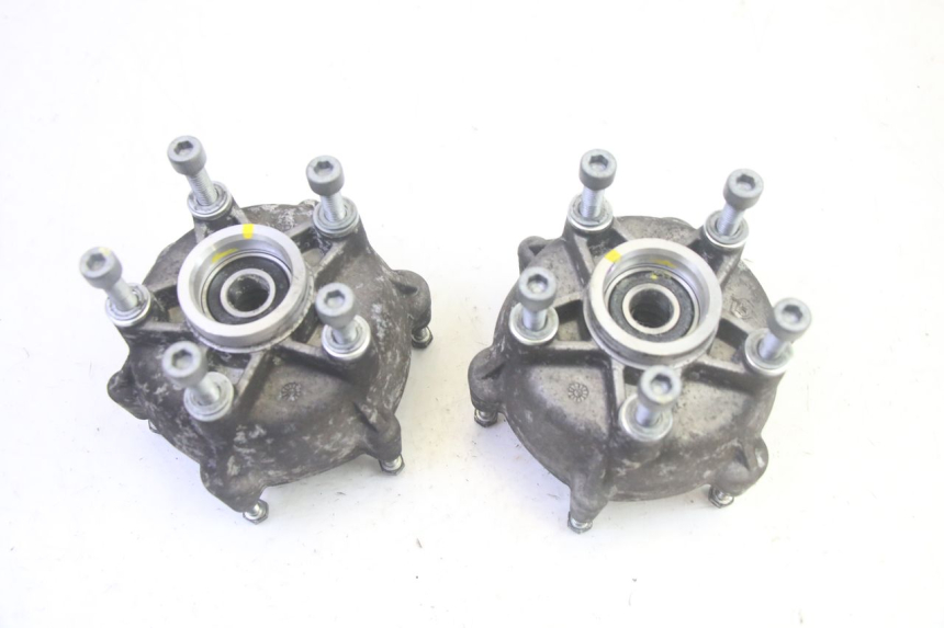 photo de MOYEU ROUE AVANT PIAGGIO MP3 HPE 350 (2018 - 2020) - Zoom état d’usage