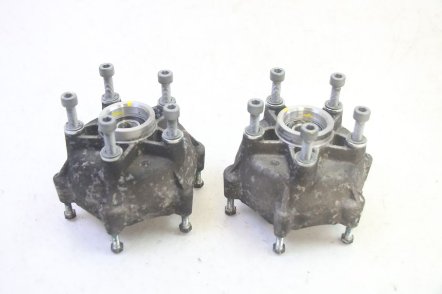 photo de MOYEU ROUE AVANT PIAGGIO MP3 HPE 350 (2018 - 2020) - Autre angle de vue