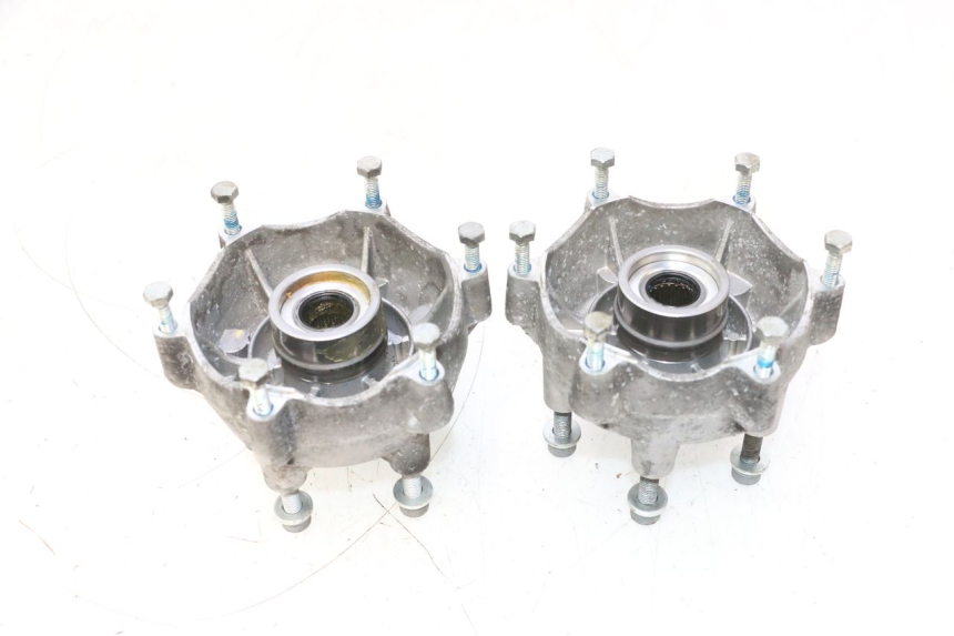 photo de MOYEU ROUE AVANT PIAGGIO MP3 HPE 530 (2022 - 2026) - Autre angle de vue