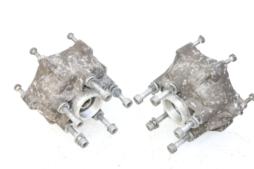 photo de MOYEU ROUE AVANT PIAGGIO MP3 LT 300 (2010 - 2016) - Gros plan technique