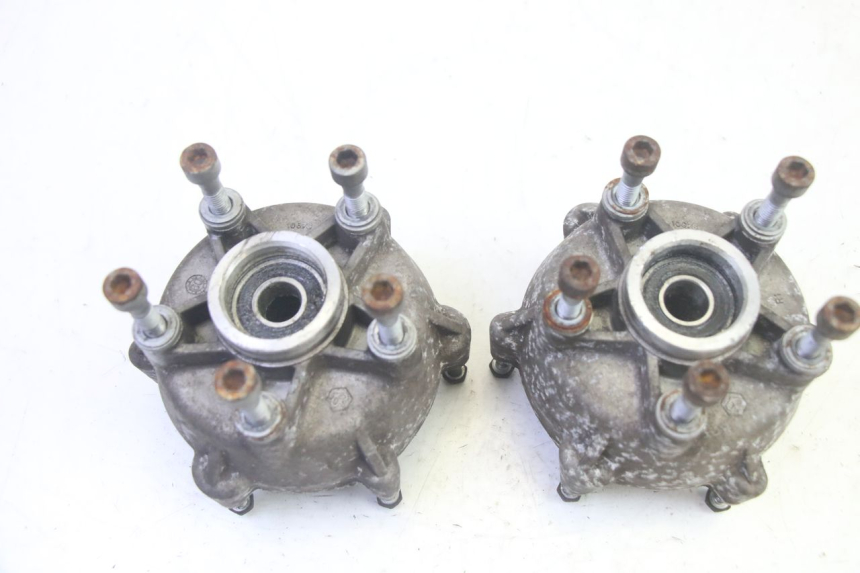 photo de MOYEU ROUE AVANT PIAGGIO MP3 RL 250 (2006 - 2010) - Vue d’ensemble