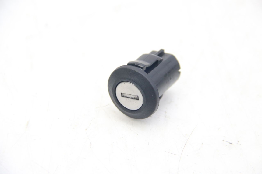 photo de NEIMAN SUZUKI SIXTEEN 125 (2008 - 2010) - Zoom état d’usage