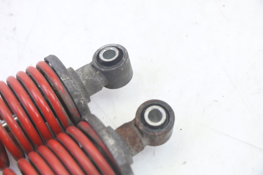 photo de PAIRE AMORTISSEUR ARRIERE PIAGGIO MP3 HPE 350 (2018 - 2020) - Gros plan technique