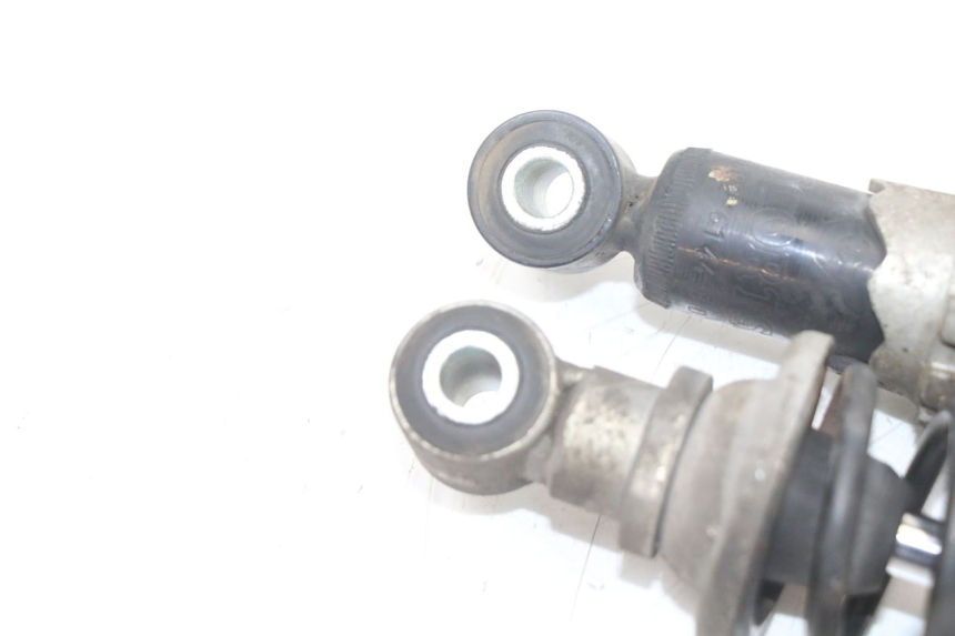 photo de PAIRE AMORTISSEUR ARRIERE PIAGGIO XEVO - X EVO 125 (2007 - 2016) - Gros plan technique