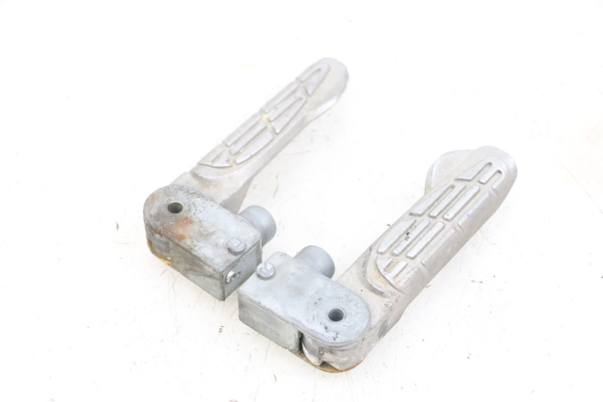 photo de PAIRE CALE PIED ARRIERE KYMCO AGILITY 16+ 4T 50 (2018 - 2023) - Vue d’ensemble