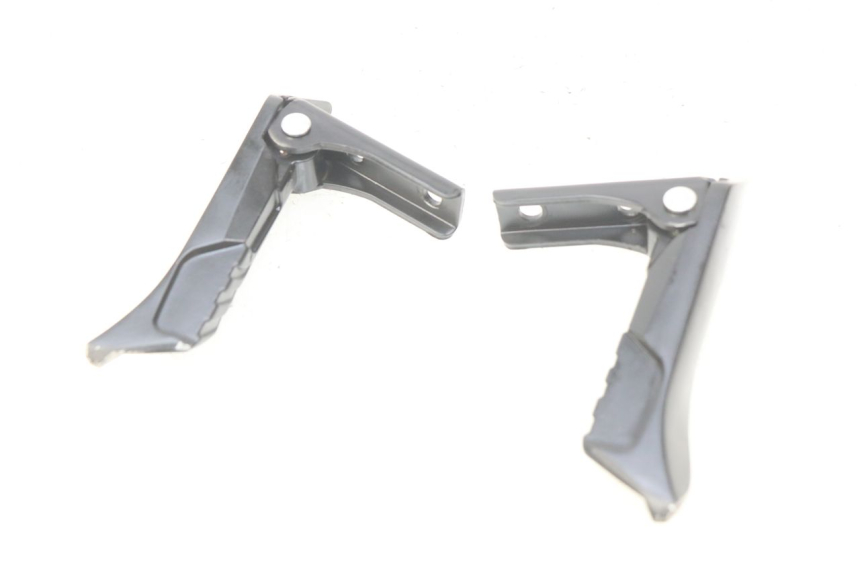 photo de PAIRE CALE PIED ARRIERE APRILIA SXR 50 (2021 - 2023)