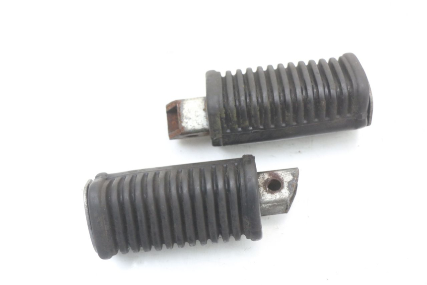 photo de PAIRE CALE PIED ARRIERE HYOSUNG GV AQUILA 125 (2000 - 2004) - Vue principale