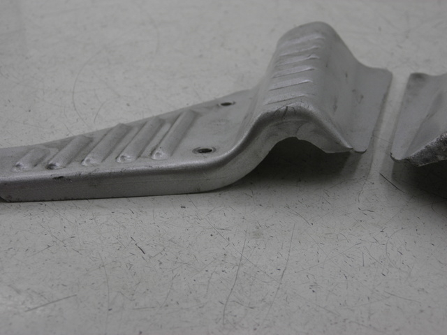 photo de PAIRE CALE PIED ARRIERE BAOTIAN TRAVEL SPIRIT 50 (2010 - 2012)