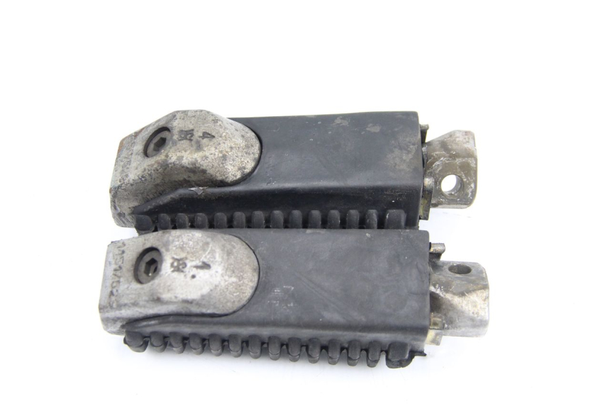 photo de PAIRE CALE PIED ARRIERE BMW K100 1000 (1982 - 1990)