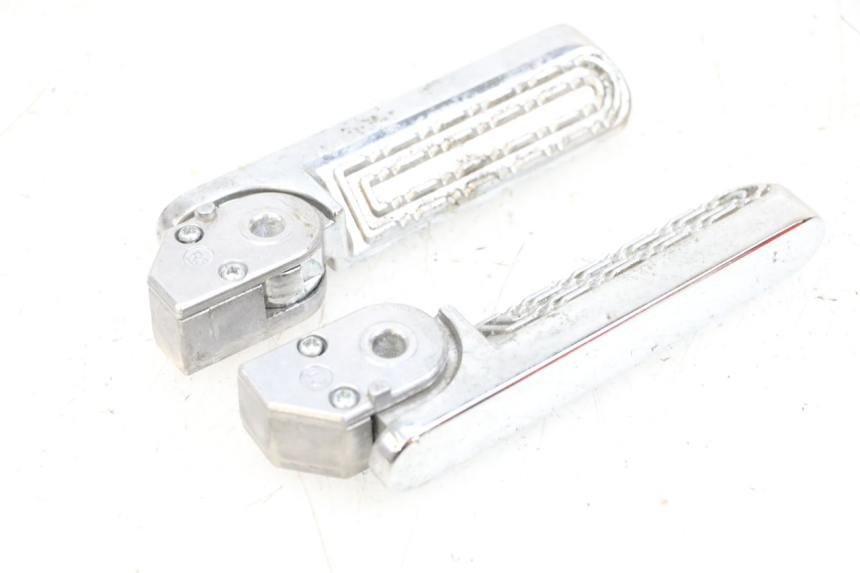 photo de PAIRE CALE PIED ARRIERE SEGWAY NINEBOT E125S 1 (2022 - 2026) - Gros plan technique