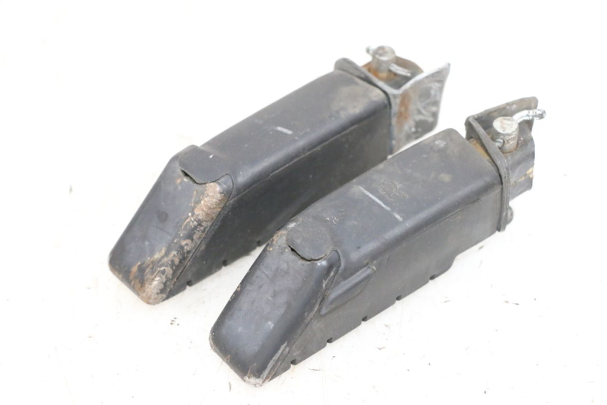 photo de PAIRE CALE PIED ARRIERE MBK FLIPPER 115 (2013 - 2017) - Autre angle de vue