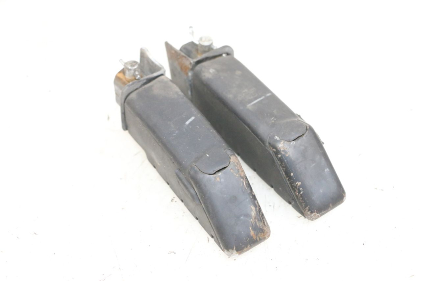 photo de PAIRE CALE PIED ARRIERE MBK FLIPPER 115 (2013 - 2017) - Gros plan technique