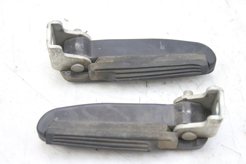 photo de PAIRE CALE PIED ARRIERE PIAGGIO FLY 4T 50 (2013 - 2017)