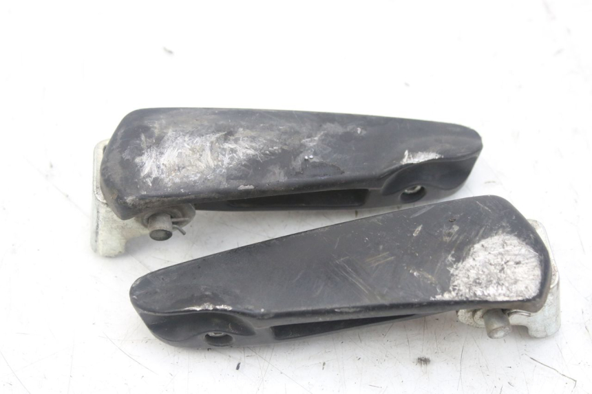 photo de PAIRE CALE PIED ARRIERE PIAGGIO FLY 4T 50 (2013 - 2017)