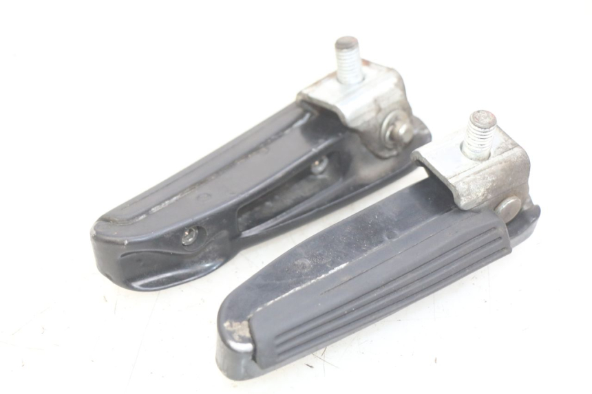 photo de PAIRE CALE PIED ARRIERE GILERA NEXUS 125 (2007 - 2009)