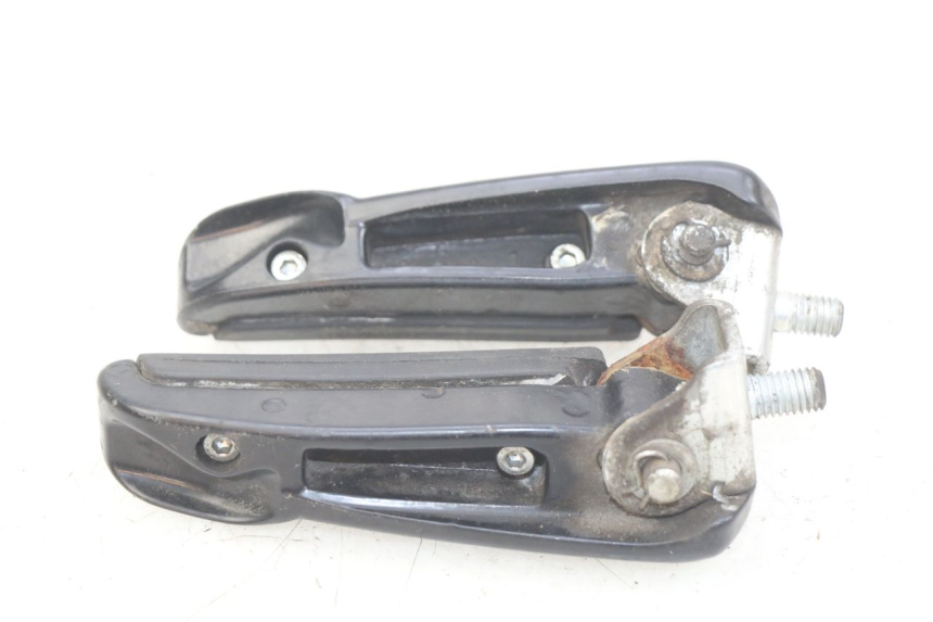 photo de PAIRE CALE PIED ARRIERE GILERA NEXUS 125 (2007 - 2009)