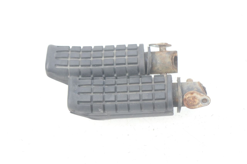 photo de PAIRE CALE PIED ARRIERE HONDA CBR R 125 (2003 - 2006)