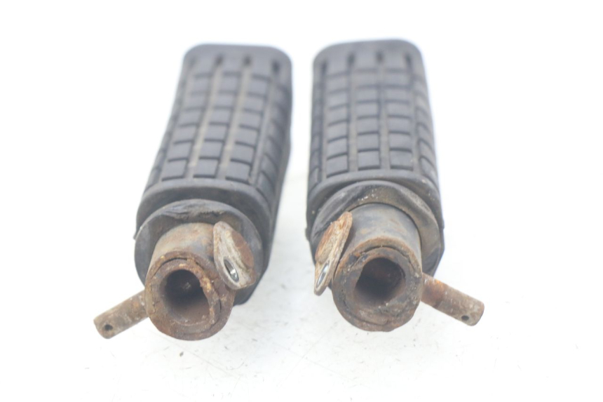 photo de PAIRE CALE PIED ARRIERE HONDA CBR R 125 (2003 - 2006)