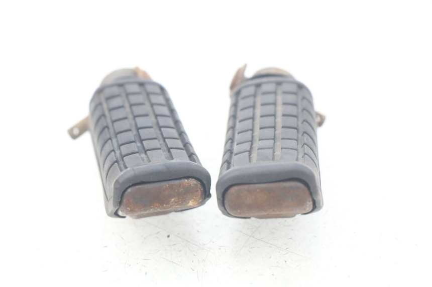 photo de PAIRE CALE PIED ARRIERE HONDA CBR R 125 (2003 - 2006)