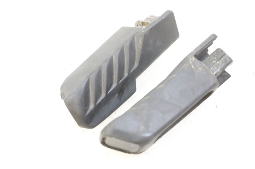 photo de PAIRE CALE PIED ARRIERE HONDA FES S-WING SWING ABS 125 (2007 - 2015)